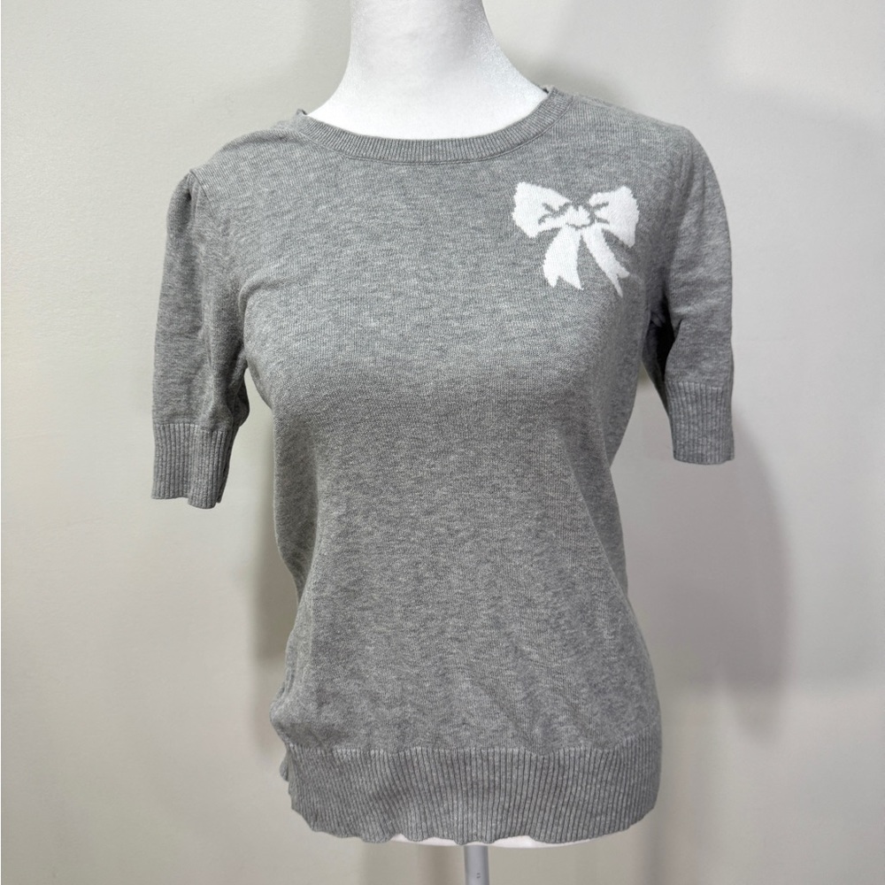 Gray Short Sleeve Sweater with Bow Detail